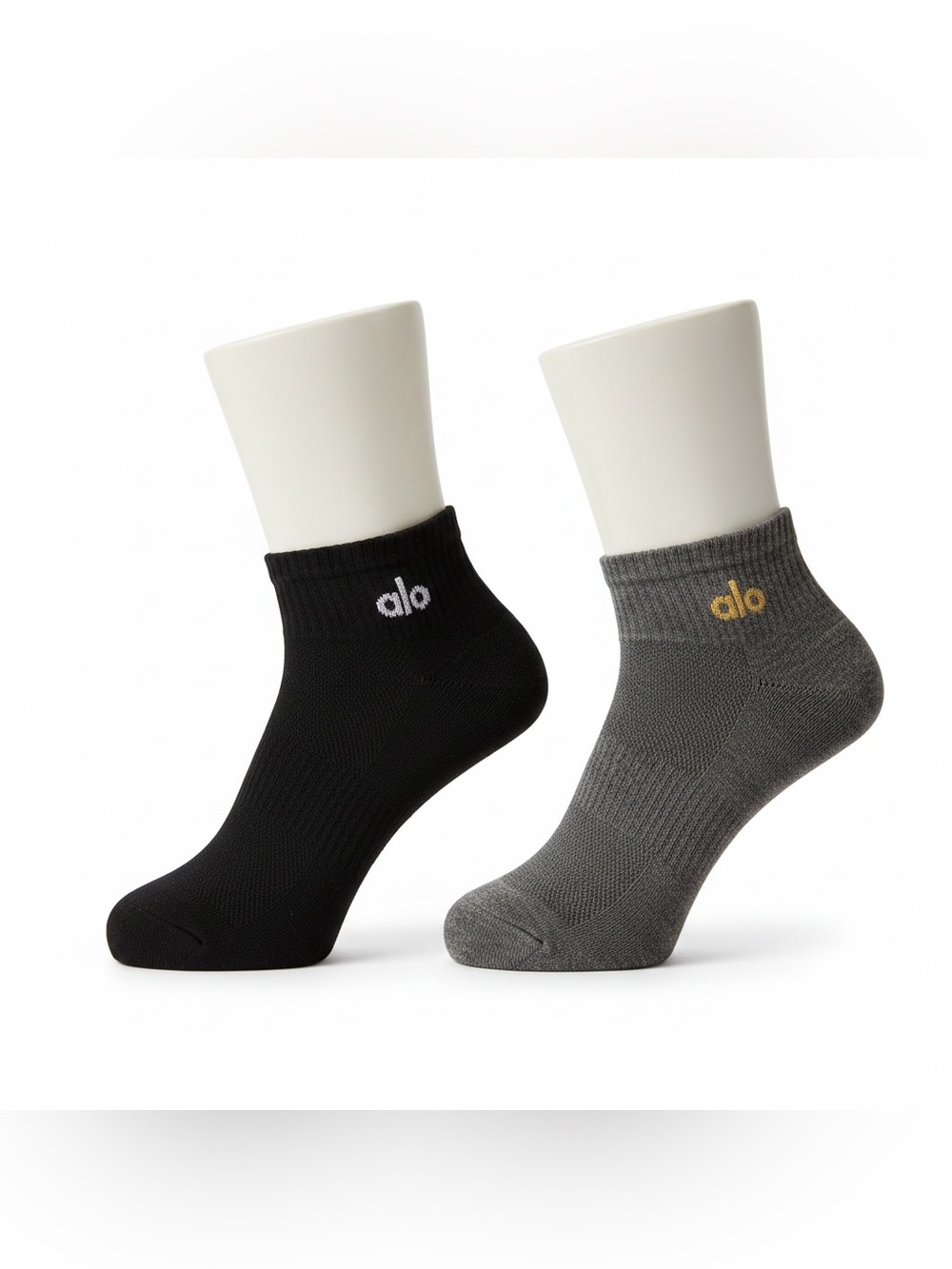 ALO Yoga 2-Pairs Ankle Socks — Black & Gray small to medium NEW